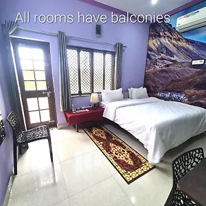 https://anukampa-paying-guest-house.agrahotelsindia.net